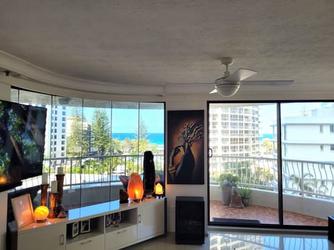 Luxury Apartment, 1 Bedroom, Ocean View | In-room dining