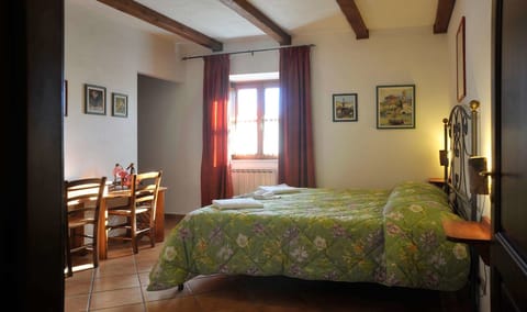 Double Room | In-room safe, individually decorated, individually furnished, desk