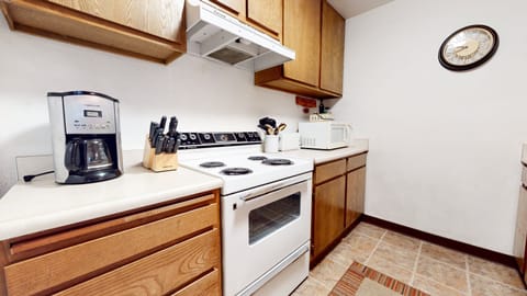 Condo, 2 Bedrooms | Private kitchen | Fridge, microwave, dishwasher, coffee/tea maker