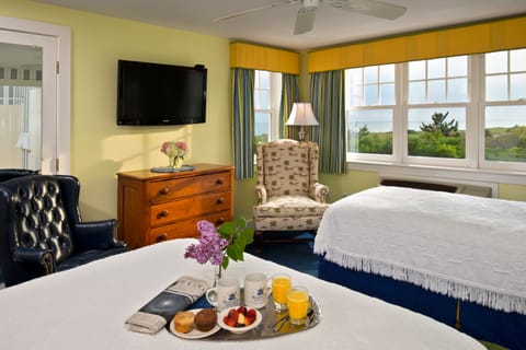 Superior Room, Queen Bed and Twin Bed, Ocean View | Pillowtop beds, individually decorated, individually furnished