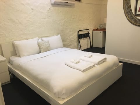 Standard Room | 1 bedroom, premium bedding, desk, free WiFi