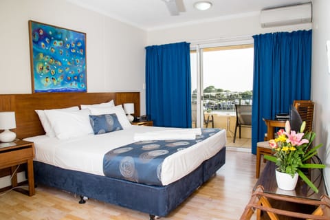 Standard Room, Water View, Free Wi-Fi & Parking | Individually decorated, individually furnished, iron/ironing board