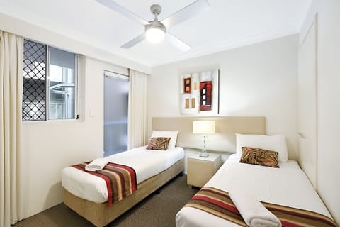 2 Bedroom Spa Apartment 4 star | Iron/ironing board, free WiFi, bed sheets