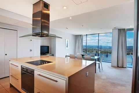 3 Bedroom Sub Penthouse | Private kitchen | Full-size fridge, microwave, dishwasher, coffee/tea maker