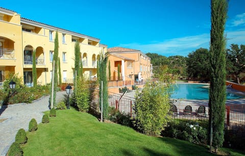 Indoor pool, seasonal outdoor pool, sun loungers