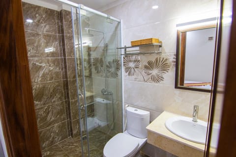 Standard Double Room | Bathroom | Shower, free toiletries, hair dryer, slippers