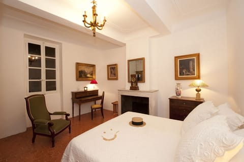 Double Room (Ambre) | Individually decorated, individually furnished, desk, soundproofing