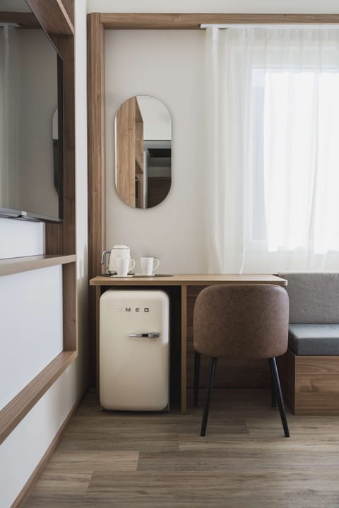 Minibar, in-room safe, desk, soundproofing