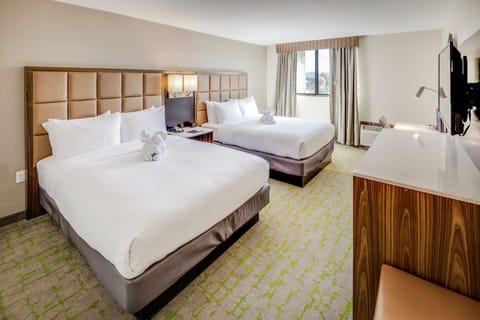 Suite, Multiple Beds, Non Smoking | Premium bedding, in-room safe, desk, laptop workspace