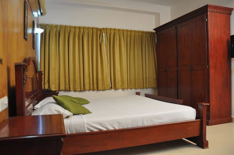 Superior Double Room | Egyptian cotton sheets, premium bedding, desk, soundproofing