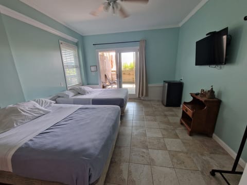 Room, 2 Queen Beds, Beachside | Bed sheets