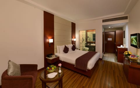 Club Room | Select Comfort beds, minibar, in-room safe, free WiFi