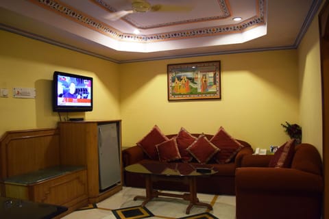 Royal Suite, 1 Bedroom, Accessible | Living room | LCD TV