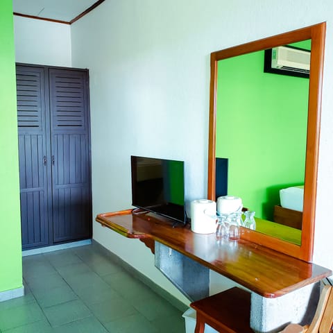 Standard room 1 Double Bed and 1 Twin Bed | In-room safe, desk, free WiFi, bed sheets