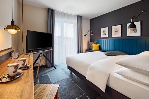 Deluxe Room, 1 King Bed | Egyptian cotton sheets, premium bedding, down comforters, pillowtop beds