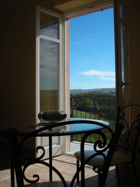 Classic Double Room, Vineyard View | In-room safe, desk, iron/ironing board, free cribs/infant beds