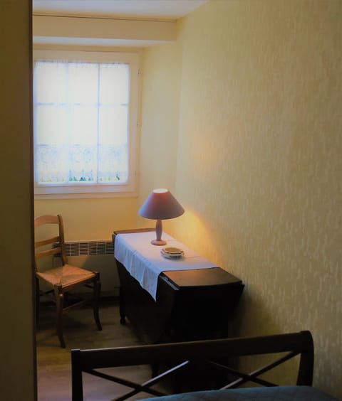 Classic Triple Room, Multiple Beds (Glycine) | Premium bedding, individually decorated, individually furnished