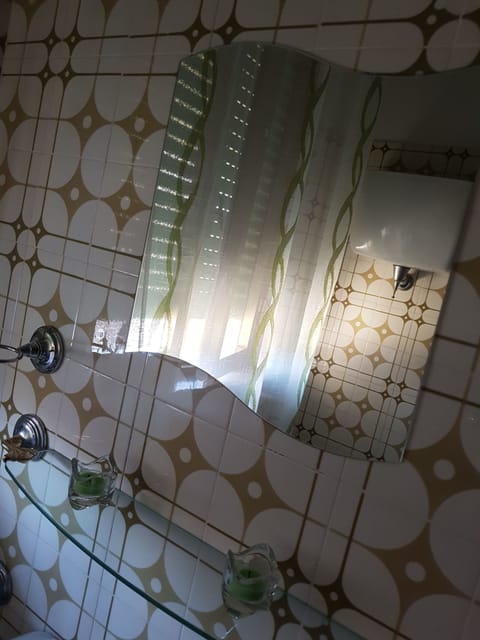 Triple Room | Blackout drapes, iron/ironing board, rollaway beds, free WiFi