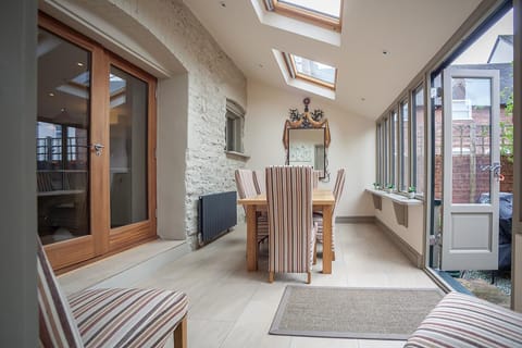 Apartment, Multiple Beds | Living area | Flat-screen TV, fireplace