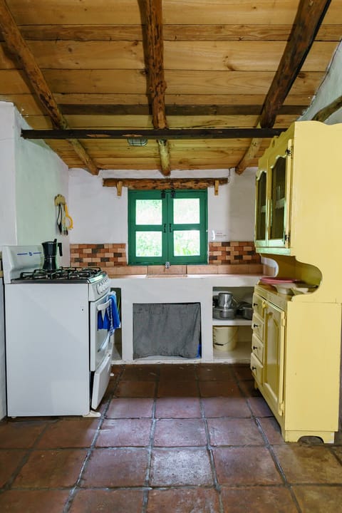 Traditional Cabin | Private kitchen | Oven, stovetop, coffee/tea maker, cookware/dishes/utensils