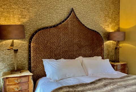 Super King Lake View on Ground Floor Ensuite Rm 9 | Egyptian cotton sheets, premium bedding, individually decorated