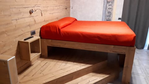 Family Suite, 2 Bedrooms, Private Bathroom | Bathroom | Shower, rainfall showerhead, free toiletries, hair dryer