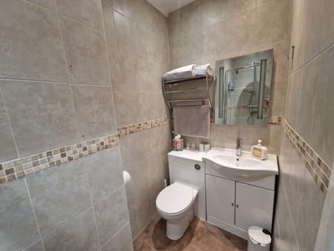 Family Room | Bathroom