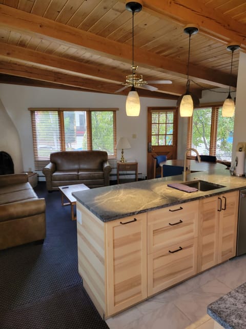 Standard Condo, 2 Bedrooms | Private kitchen