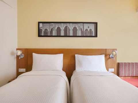 Standard Twin Room, 2 Twin Beds | Premium bedding, down comforters, minibar, in-room safe