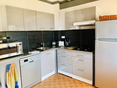 Apartment (LES ROSIERS 016) | Private kitchen | Fridge, toaster, cookware/dishes/utensils