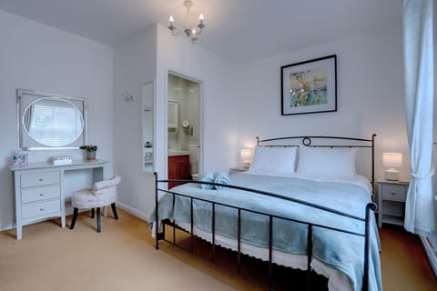 Superior Double Room, 1 King Bed | Egyptian cotton sheets, premium bedding, individually decorated