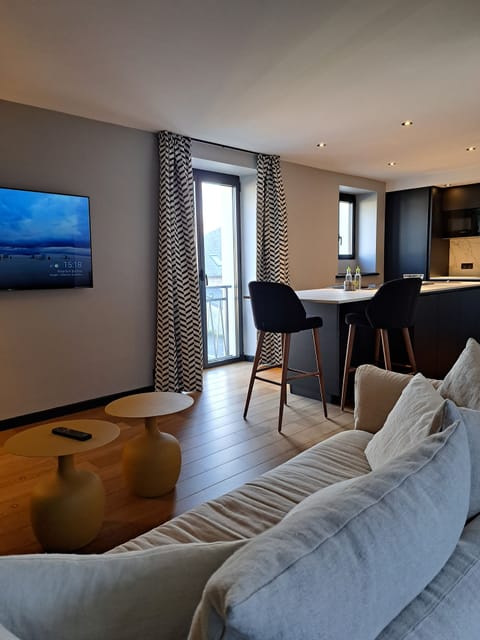 Studio Suite | Desk, soundproofing, free WiFi