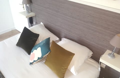 Premium Double or Twin Room, Terrace, City View | Hypo-allergenic bedding, individually decorated, individually furnished