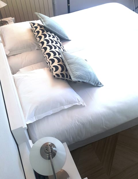 Premium Double or Twin Room, Sea View | Hypo-allergenic bedding, individually decorated, individually furnished