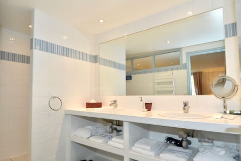 Superior Double Room | Premium bedding, Select Comfort beds, in-room safe, desk