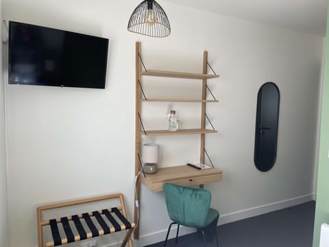 Economy Single Room | Room amenity