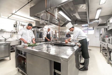 Breakfast and dinner served, local cuisine