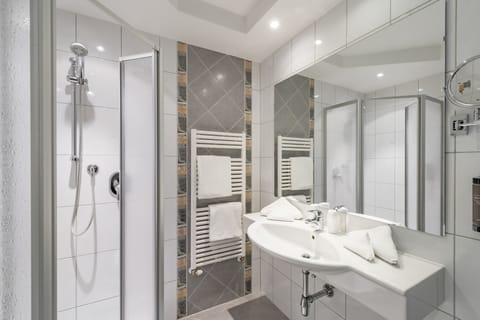 Superior Double Room, 1 Double Bed | Bathroom | Shower, free toiletries, hair dryer, bathrobes