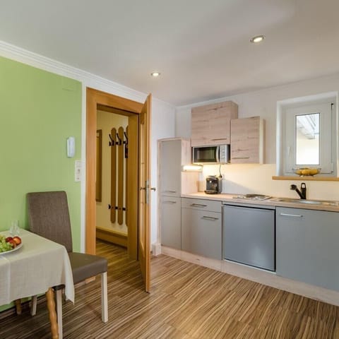 Classic Apartment, Balcony (Gamskar-cleaningfee 30 EUR p.P.) | Private kitchen | Coffee/tea maker, electric kettle