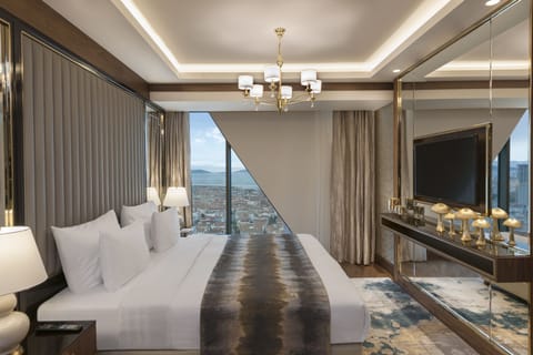 Presidential Suite with King Size Bed | Premium bedding, minibar, in-room safe, desk