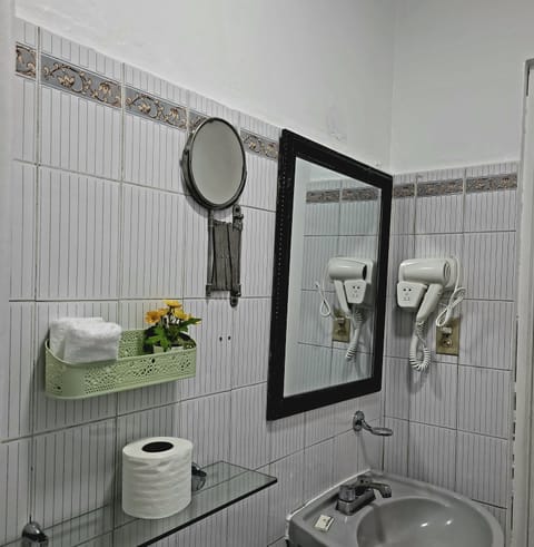 City Double Room, City View | Bathroom amenities | Shower, free toiletries, hair dryer, towels