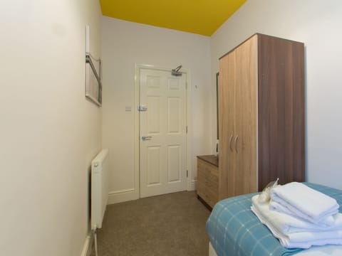 Single Room, Ensuite (Room 2)