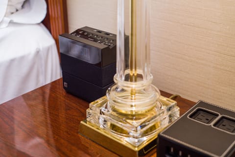 Classic Room, 1 Queen Bed - Accessible | Room amenity