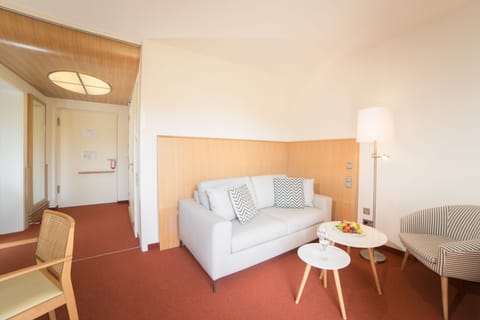 Suite | Minibar, desk, rollaway beds, free WiFi