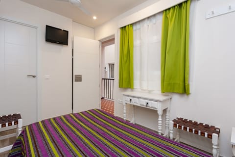 Single Room | In-room safe, desk, soundproofing, free WiFi