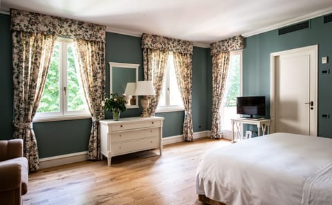 Junior Suite, Balcony | Premium bedding, Select Comfort beds, minibar, in-room safe