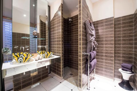 Apartment (Emotion) | Bathroom | Designer toiletries, hair dryer, bathrobes, slippers