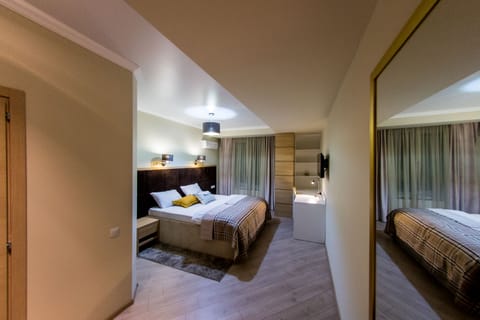 Double or Twin Room | 1 bedroom, minibar, in-room safe, desk