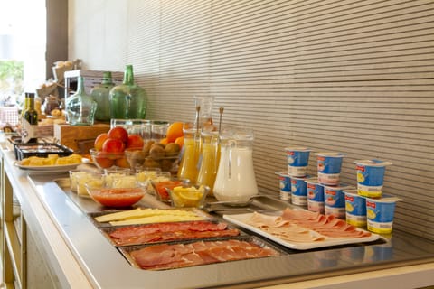 Daily buffet breakfast (EUR 10 per person)