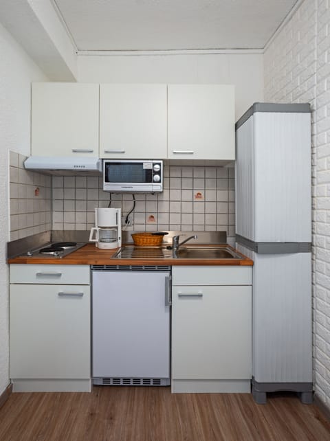 Basic Apartment | Private kitchen | Espresso maker